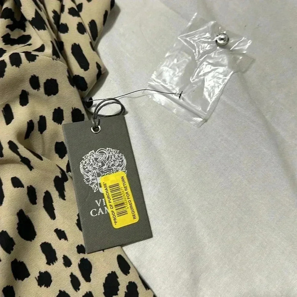 Vince Camuto Animal Reset Button Front Shirt Size Medium NWT - Picture 6 of 6
